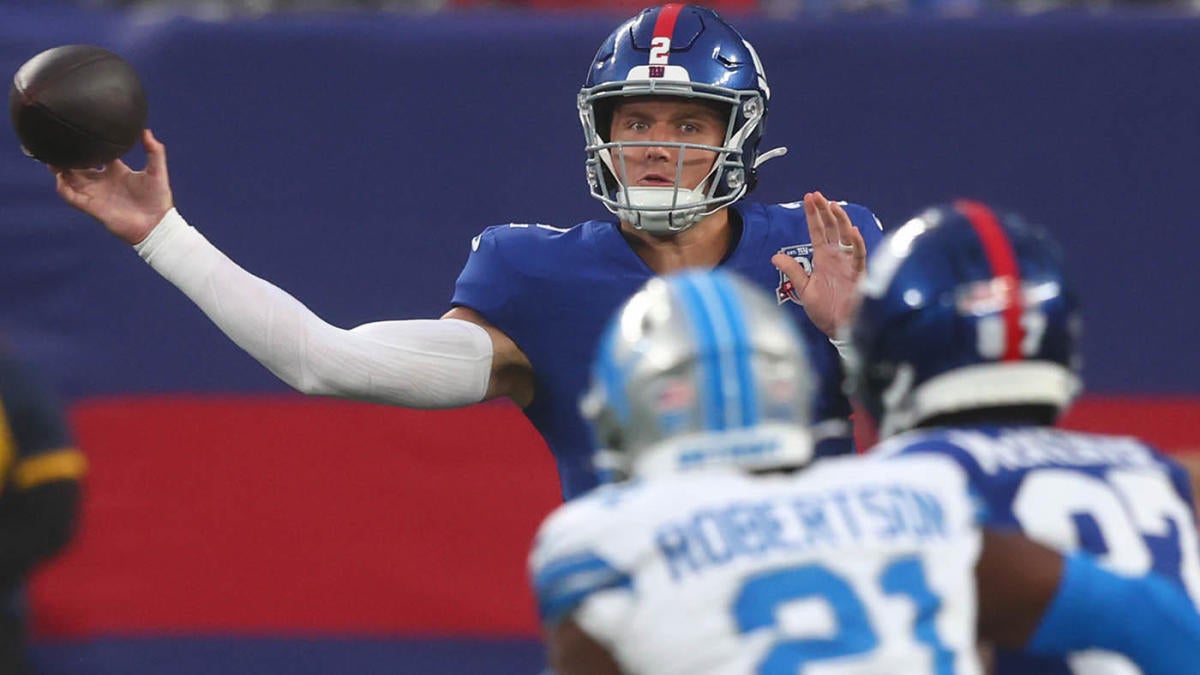 Giants QB Drew Lock to miss time with bone contusion and strained