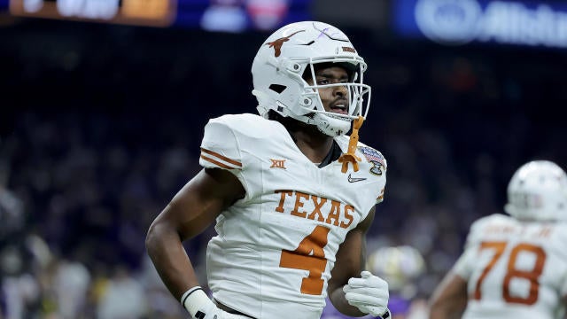 Late Kick: Texas takes a major blow in losing RB CJ Baxter for the 2024 ...