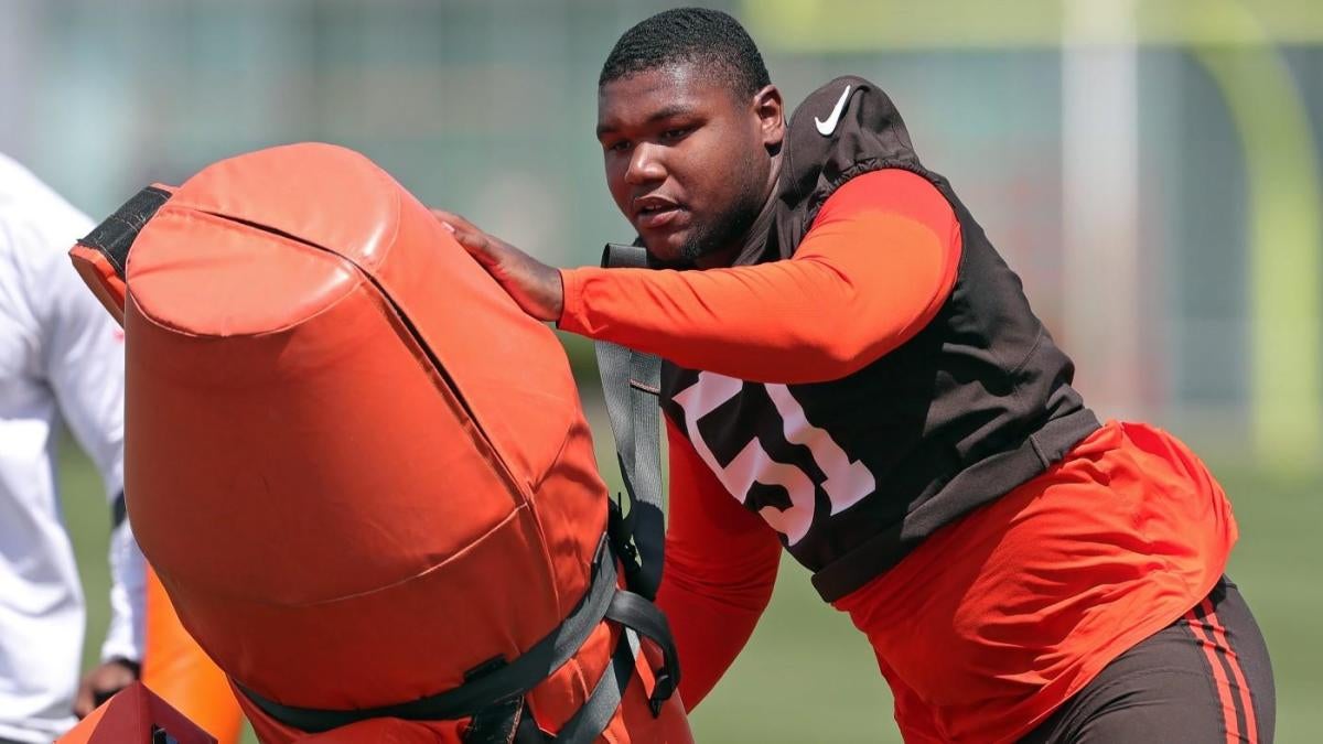 Browns rookie DT Mike Hall Jr. arrested after a domestic dispute involving  his girlfriend, per report - CBSSports.com