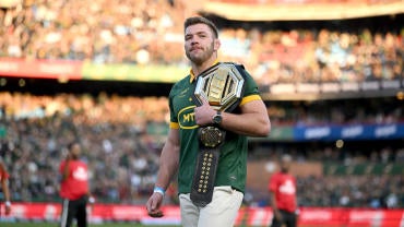 dricus-duplessis-belt-rugby.jpg