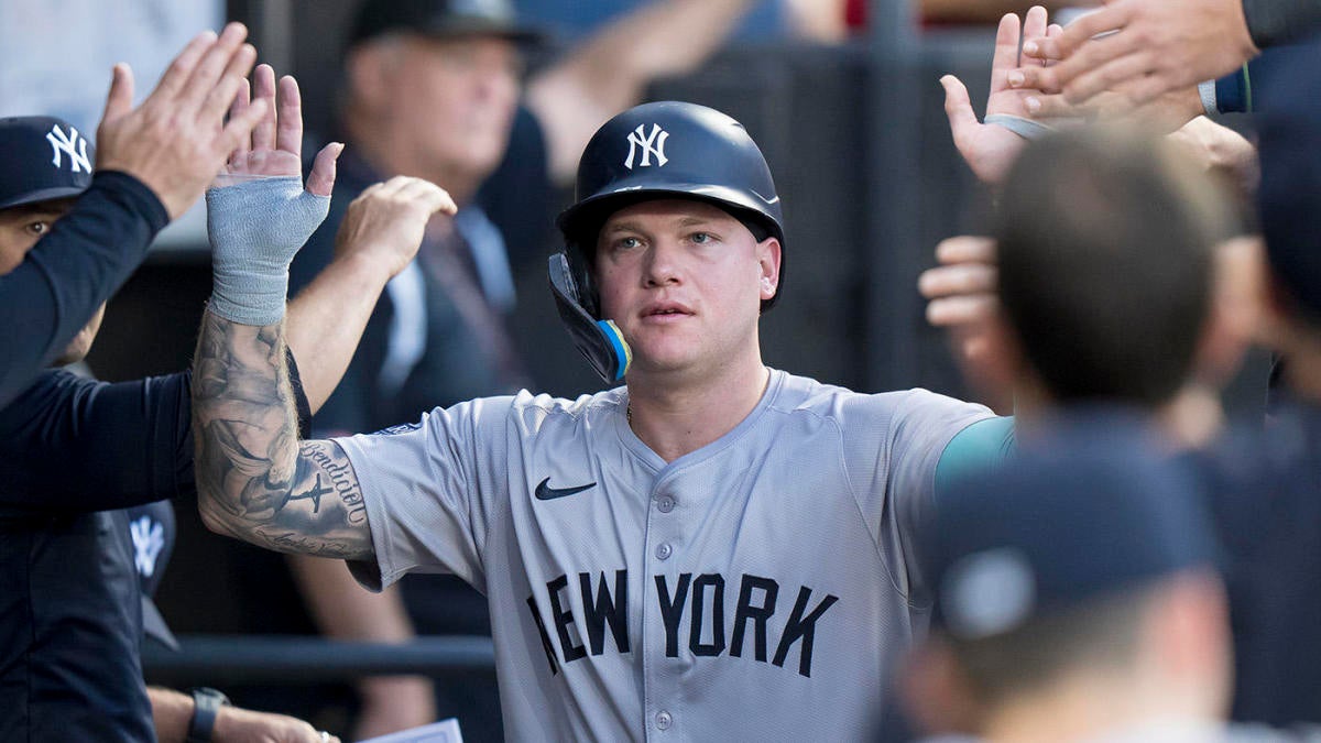 Alex Verdugo allergic to batting gloves: Yankees outfielder says he's been  dealing with issue since 2021 - CBSSports.com