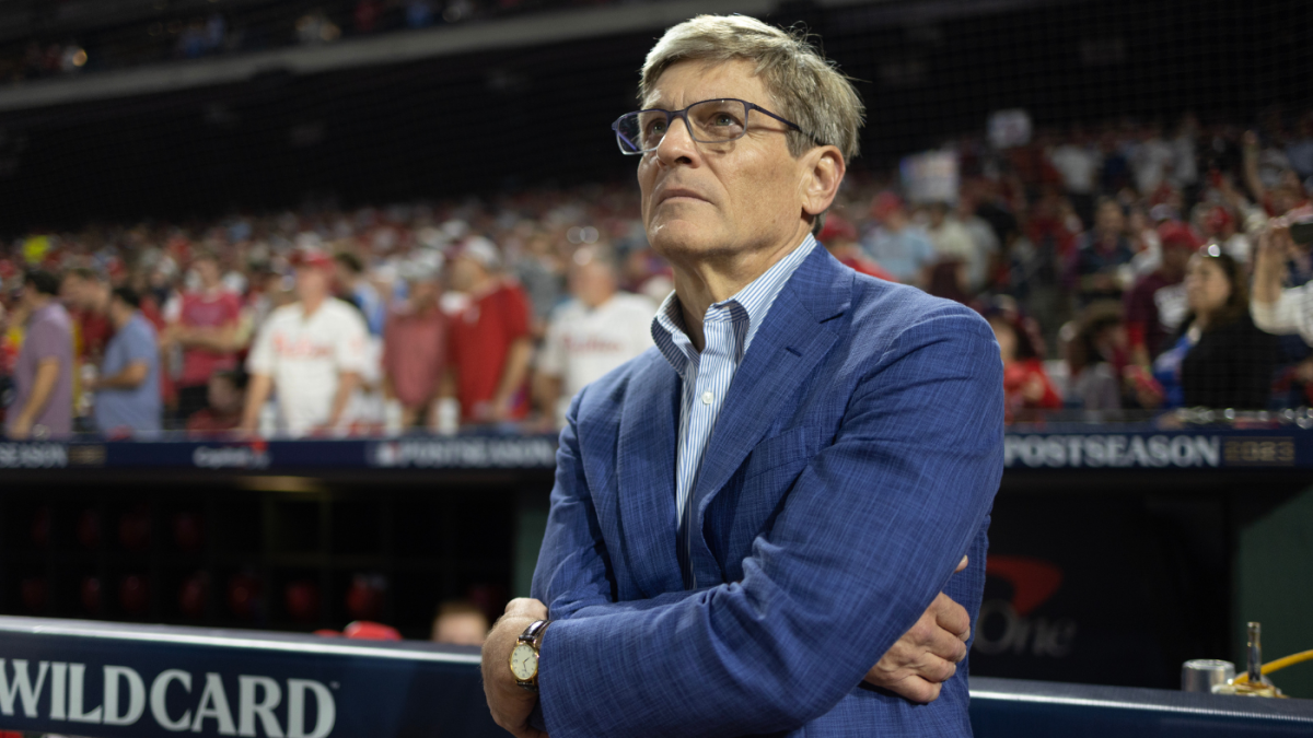Phillies owner John Middleton understands his 'obligation' to fans and he  has a message to owners who disagree - CBSSports.com
