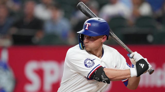 Highlights: Pirates at Rangers