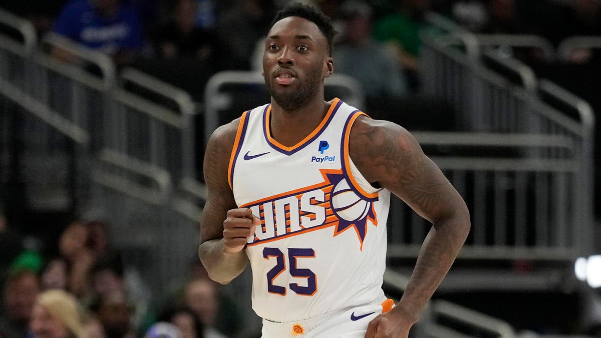 Suns are releasing Nassir Little and EJ Liddell to create an open roster spot for the season, according to a report