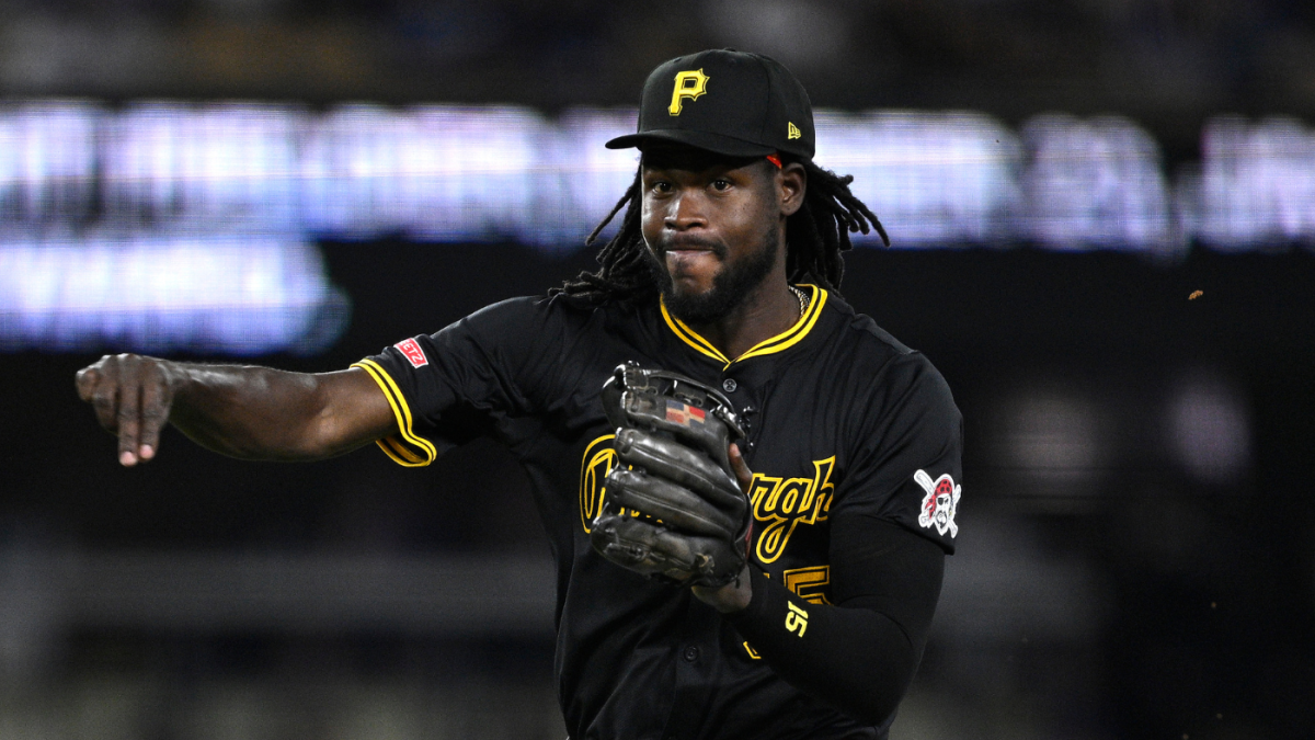 Pirates move shortstop Oneil Cruz to center field for the ‘foreseeable future’