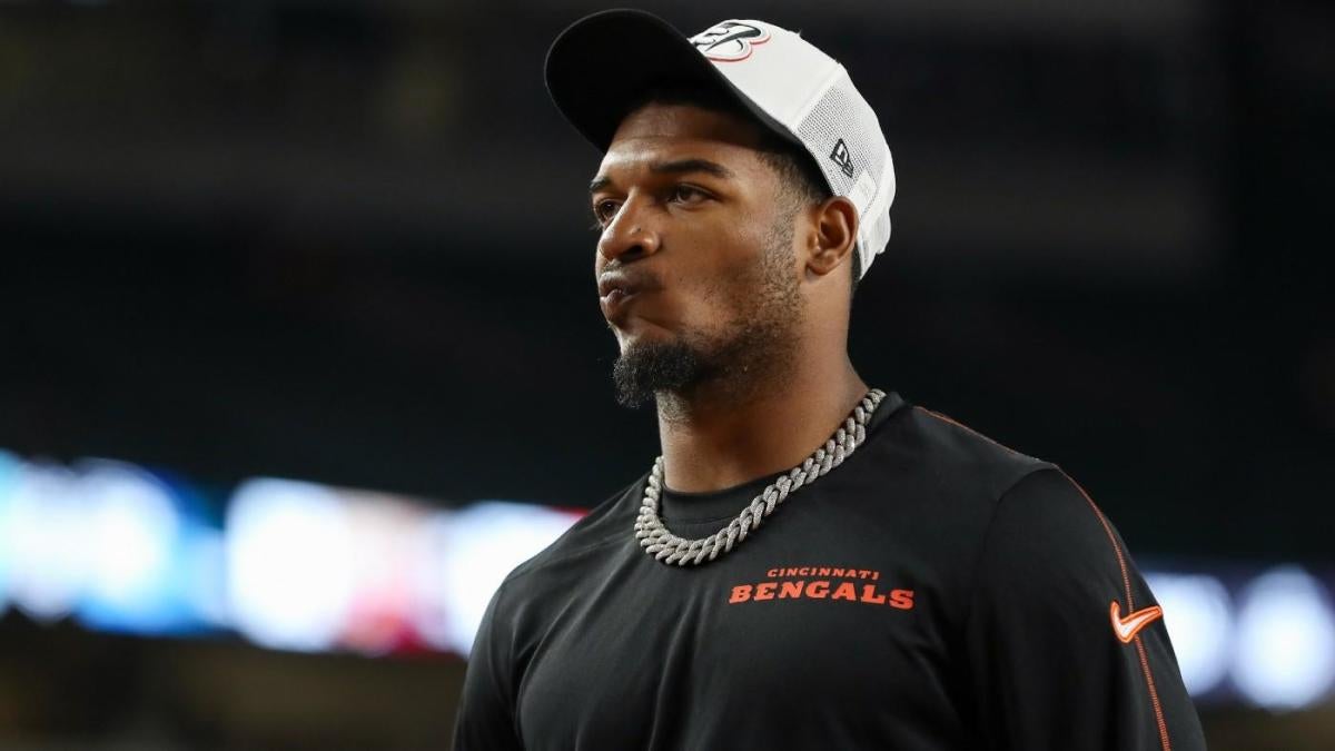 Ja'Marr Chase contract saga takes unexpected twist as Bengals star WR shows up to practice in street clothes Ja'Marr Chase contract saga takes unexpected twist as Bengals star WR shows up to practice in street clothes