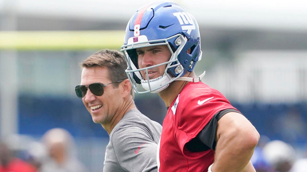 Giants GM Joe Schoen to Bears GM Ryan Poles: 'Gotta be nice not to be' scouting quarterbacks Giants GM Joe Schoen to Bears GM Ryan Poles: 'Gotta be nice not to be' scouting quarterbacks