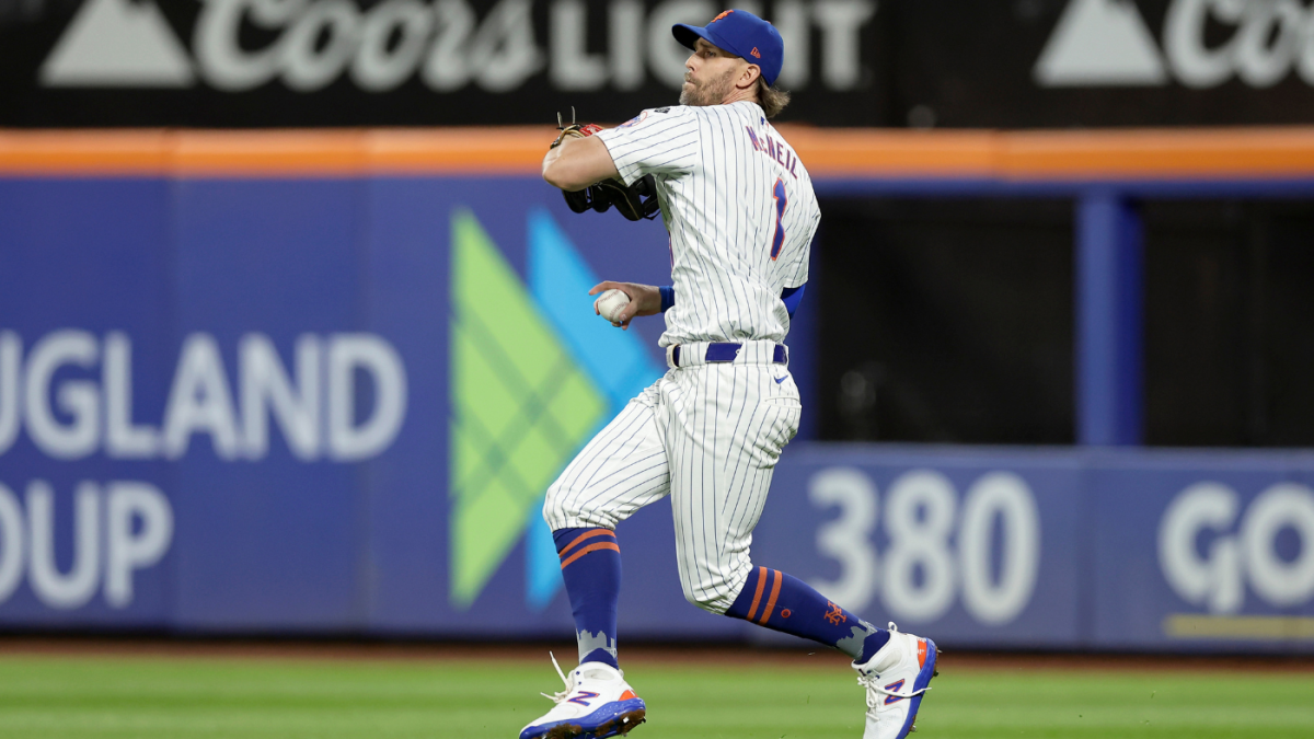 Jeff McNeil injury: Mets lose strong second baseman for the rest of the 2024 regular season due to broken wrist