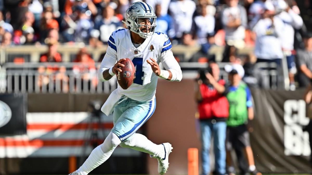 Dak Prescott contract: Cowboys' Jerry Jones celebrates, says 'I hope Dak is our QB for the rest of my time' - CBSSports.com