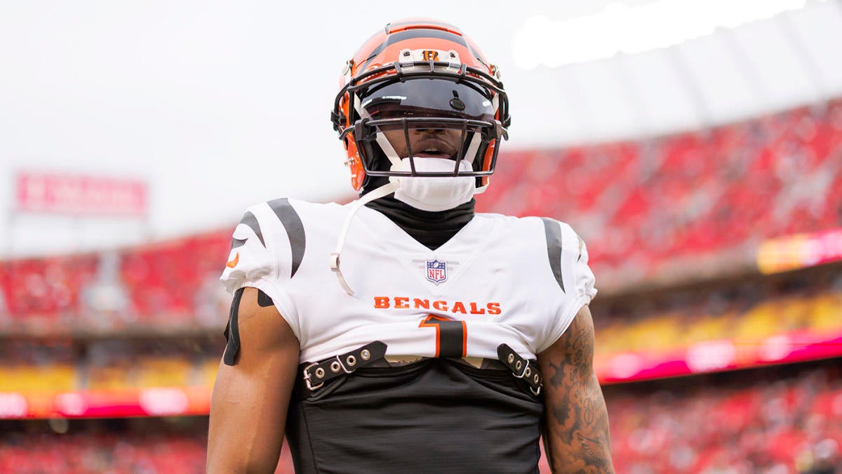 JaMarr Chase Suits Up for Bengals Opener Despite Ongoing Contract Talks