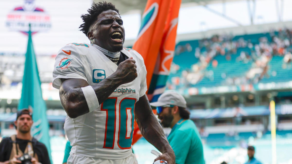 Tyreek Hill detained: Police union defends officers, says Dolphins WR put others in 'great risk of danger' Tyreek Hill detained: Police union defends officers, says Dolphins WR put others in 'great risk of danger'