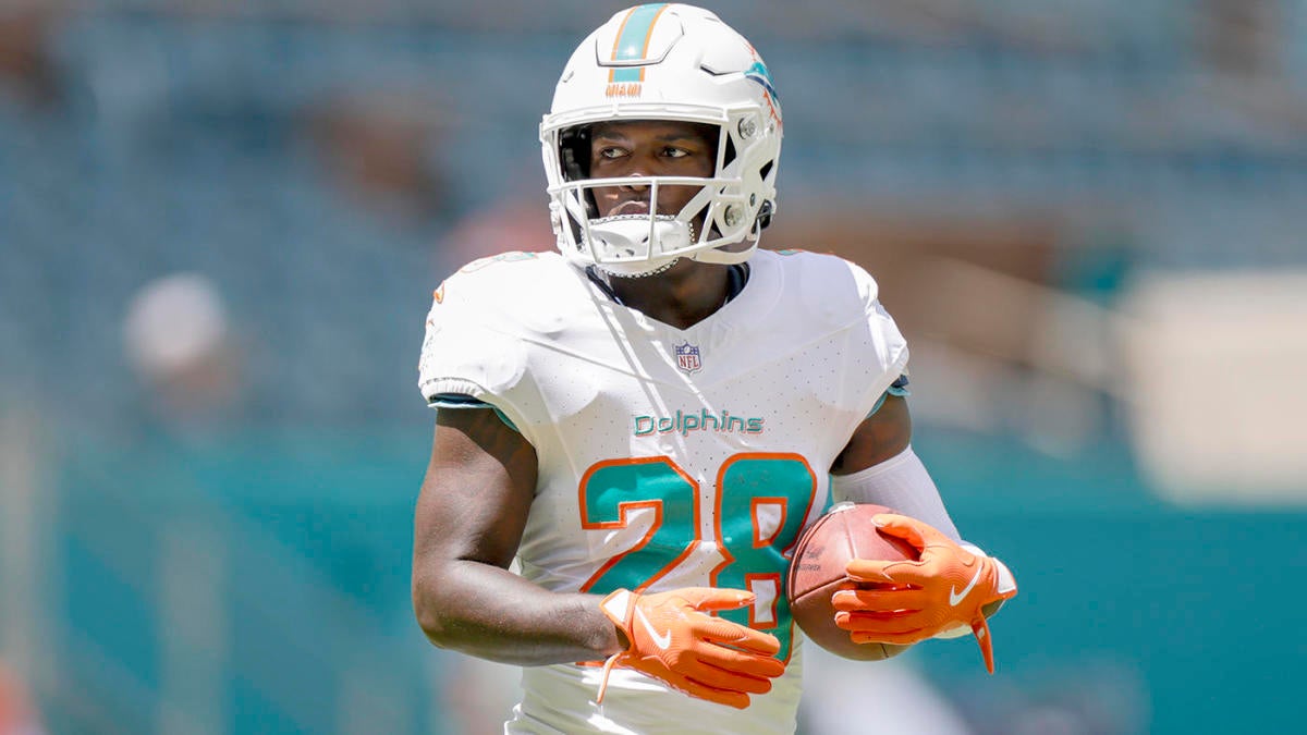 De'Von Achane injury update: Dolphins RB to play vs. Bills after ankle tested during warmup before 'TNF' game