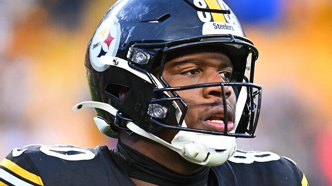 getty-darnell-washington-steelers.jpg