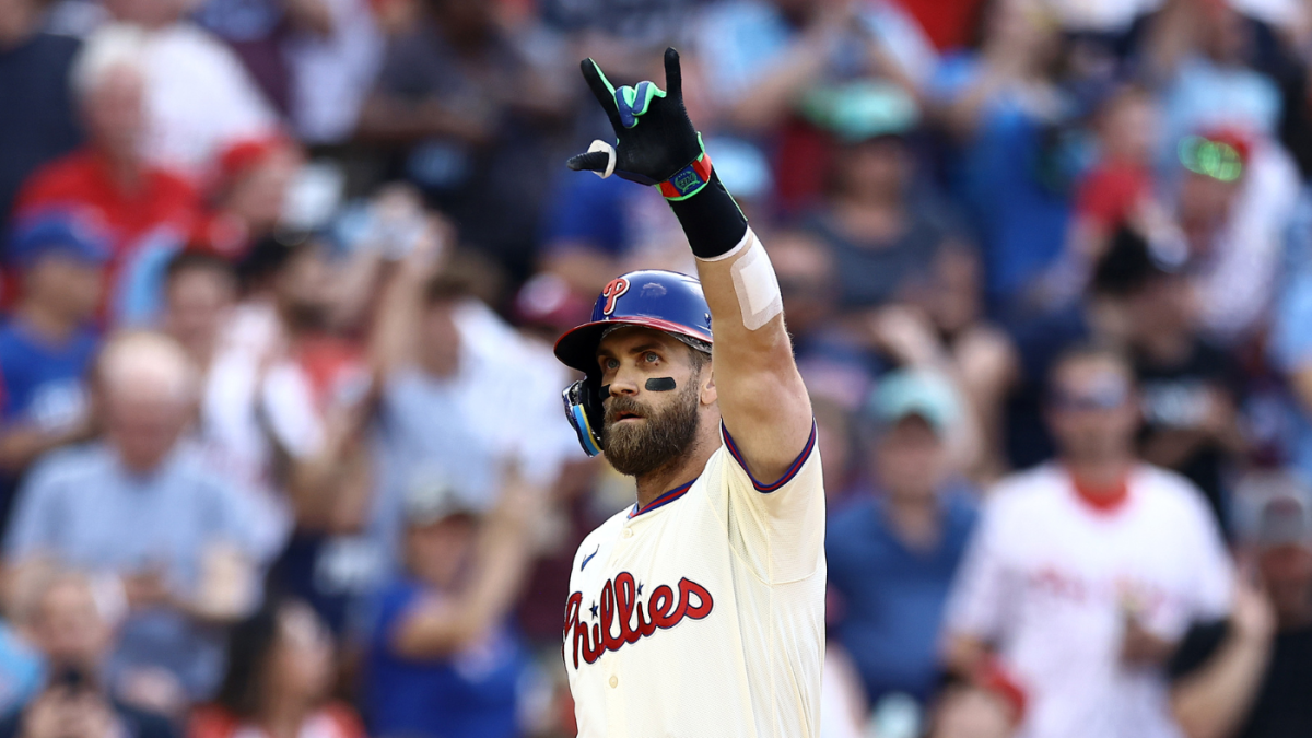 Phillies secure playoff spot: Philadelphia continues to chase the division title and is number 1 in the NL overall rankings