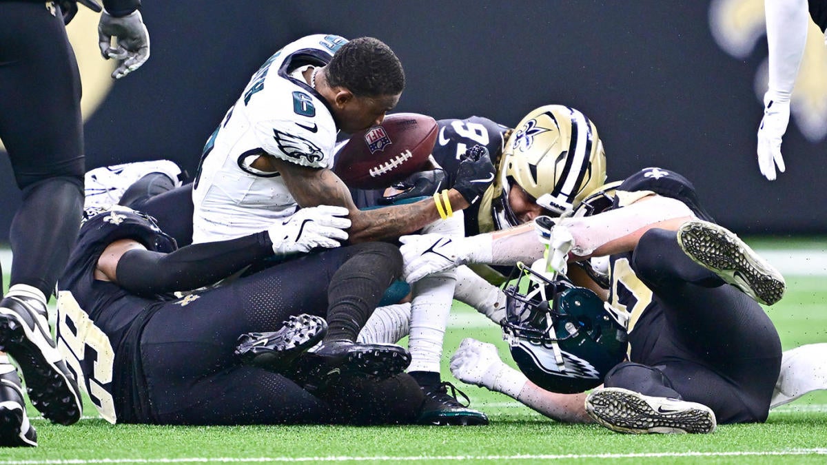 NFL fines Saints' Khristian Boyd $4,600 for hit on Eagles' DeVonta Smith, per  report - CBSSports.com