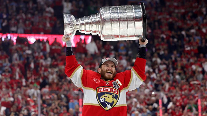 tkachuk-panthers-stanley-cup.jpg