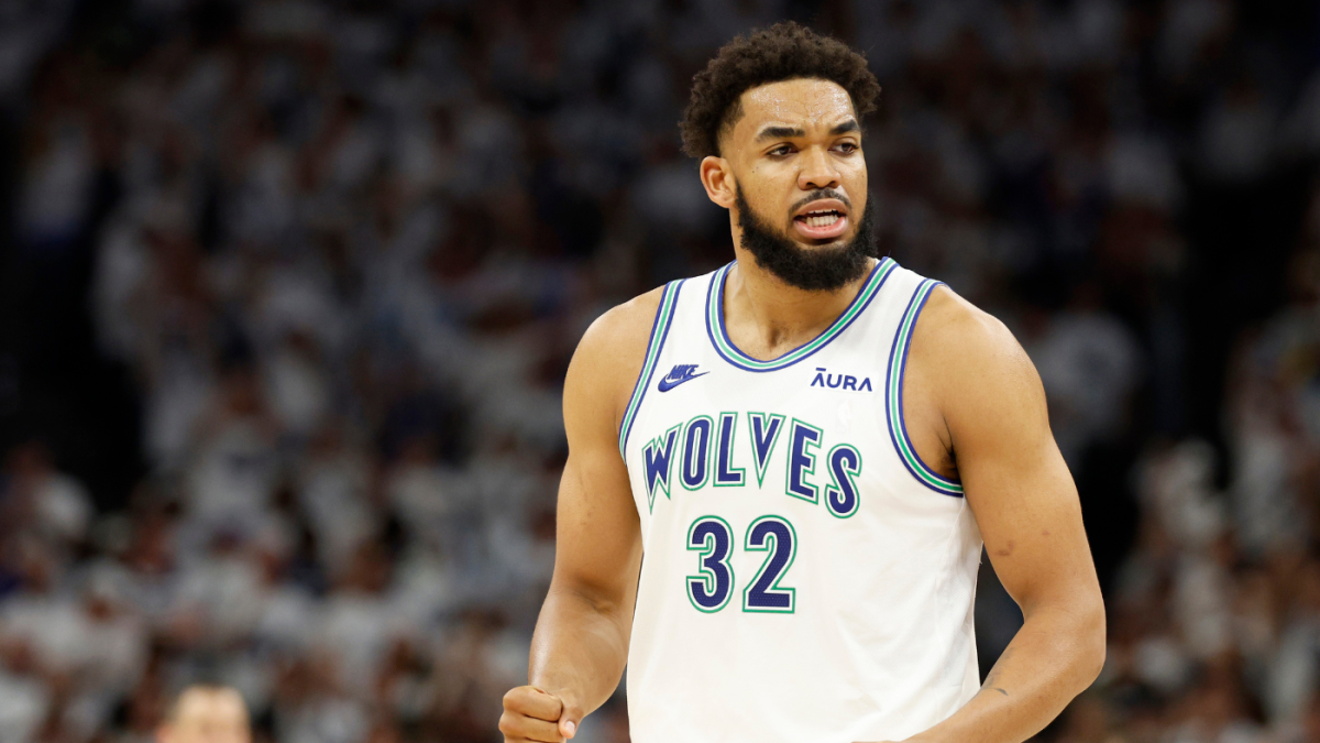 Knicks trade for Karl-Anthony Towns: New York reportedly sends Julius Randle, first-round pick to Timberwolves