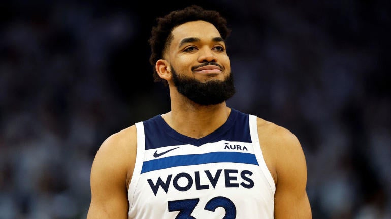 092824-karlanthonytowns.jpg