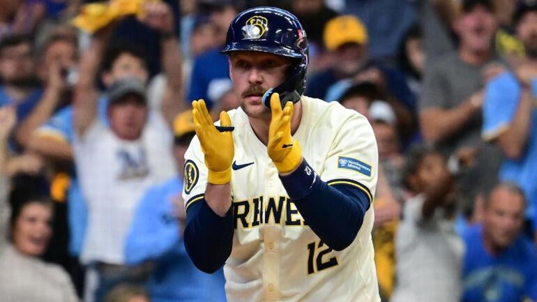 usatsi-rhys-hoskins-brewers.jpg