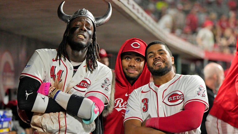 elly-de-la-cruz-jeimer-candelario-reds-g.jpg