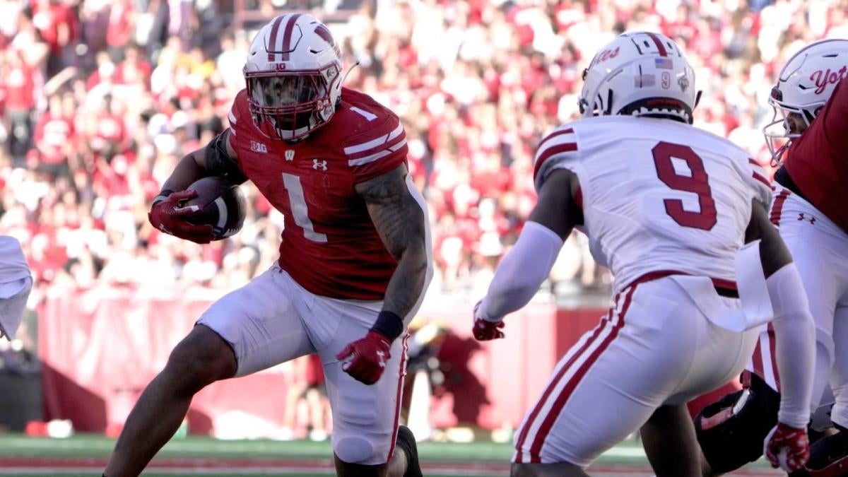 Wisconsin leading rusher Chez Mellusi ‘stepping away from team’ to heal from injuries