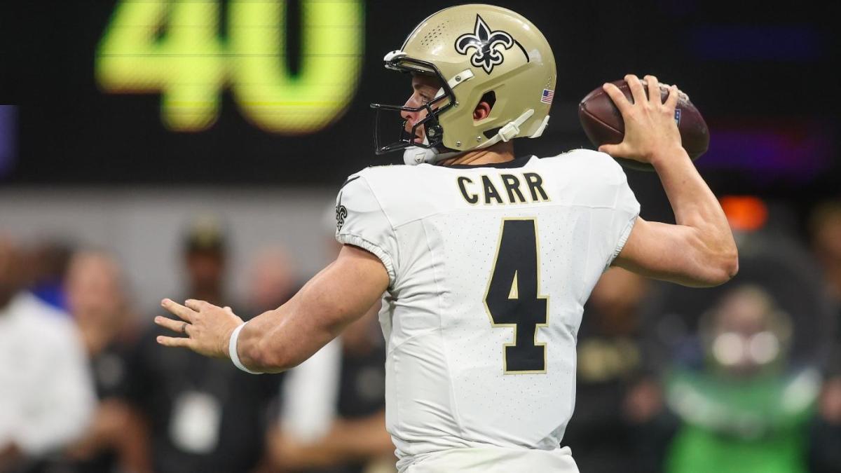 Props voor Chiefs vs. Saints, NFL AI-voorspellingen, Monday Night Football-keuzes: Derek Carr onder 213,5 meter