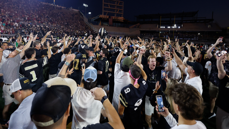 vandy-fans.png
