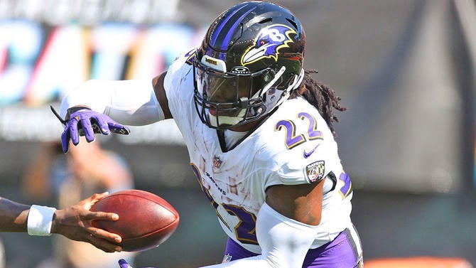getty-derrick-henry-ravens-1.jpg