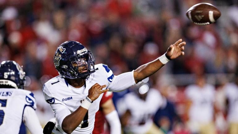NCAA Football: Fiesta Bowl-Liberty at Oregon