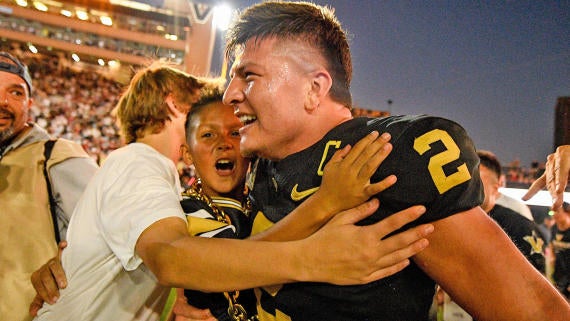 usatsi-diego-pavia-vanderbilt.jpg