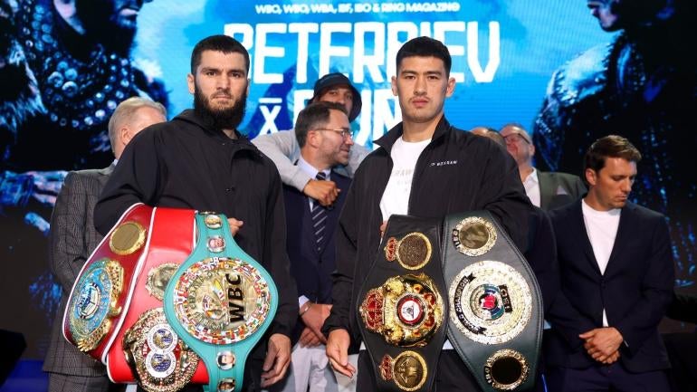 artur-beterbiev-smith-action.jpg