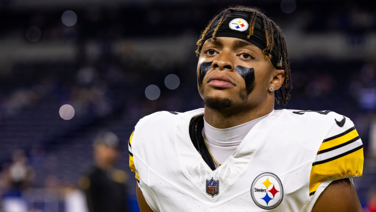 Steelers' Justin Fields (hamstring) to serve as emergency QB vs. Giants; Russell Wilson will have new backup