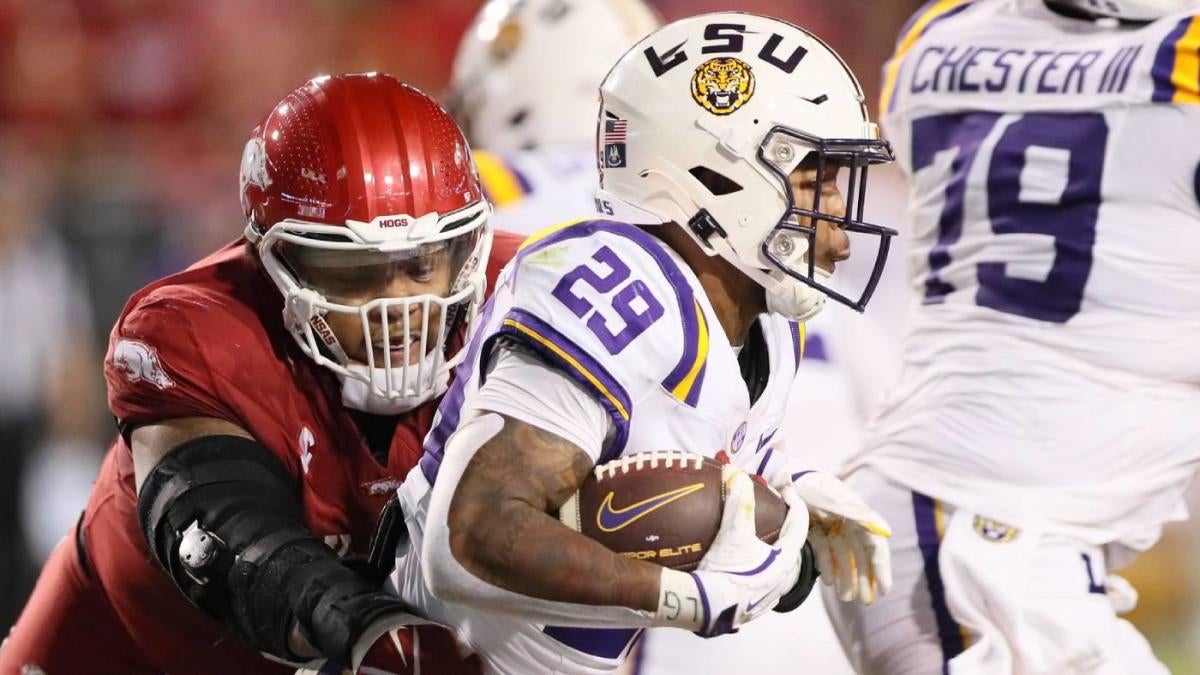 College football scores, rankings, highlights No. 8 LSU rolls over