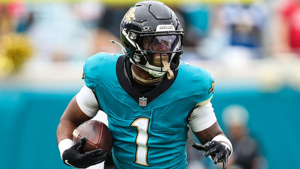 https://sportshub.cbsistatic.com/i/r/2024/10/20/6df2b2a5-4dc8-462b-b38d-7c16ffbf7709/thumbnail/1200x675/3761f967234d9c6a4755a625cd3febc6/getty-travis-etienne-jaguars.jpg