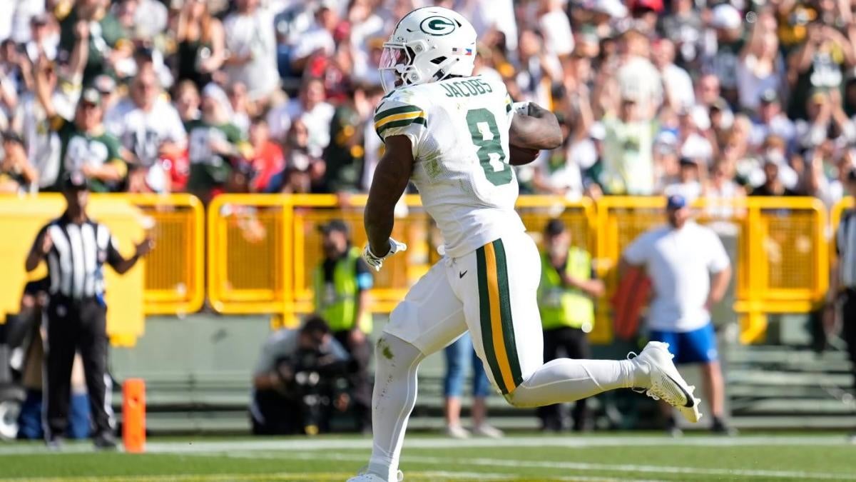 Packers' Josh Jacobs makes first career TD catch vs. Texans to snap