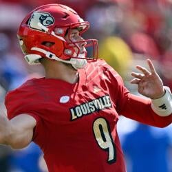 tyler-shough-louisville-usatsi.jpg