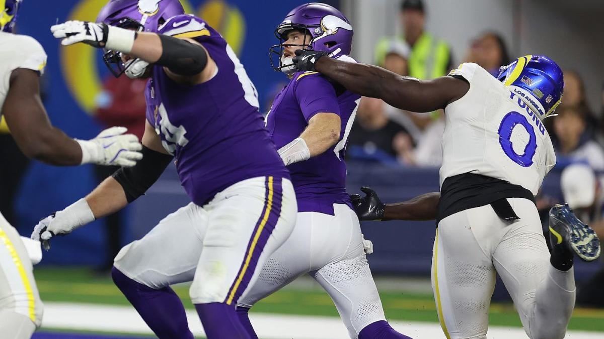 Vikings coach and QB respond to controversial no-call on obvious face-mask penalty against Rams Vikings coach and QB respond to controversial no-call on obvious face-mask penalty against Rams