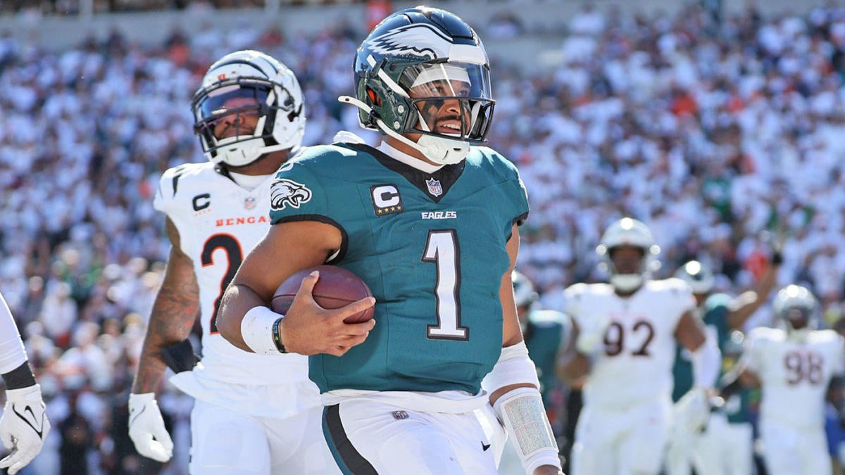 Eagles’ Jalen Hurts opens up on Anthony Richardson benching, handling of young quarterbacks in today’s NFL