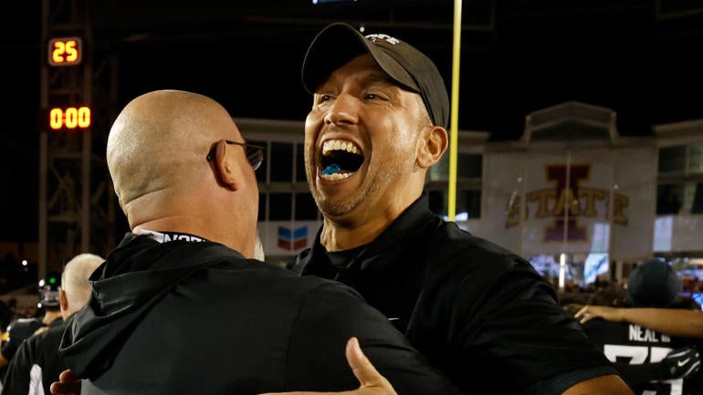 iowa-state-matt-campbell-celebrate.jpg
