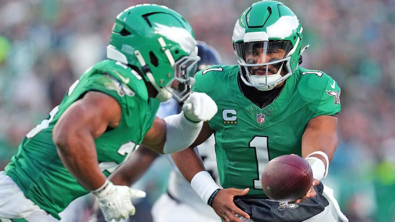 getty-saquon-barkley-jalen-hurts-eagles.jpg