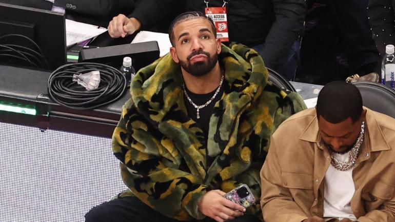 110224-drake.jpg