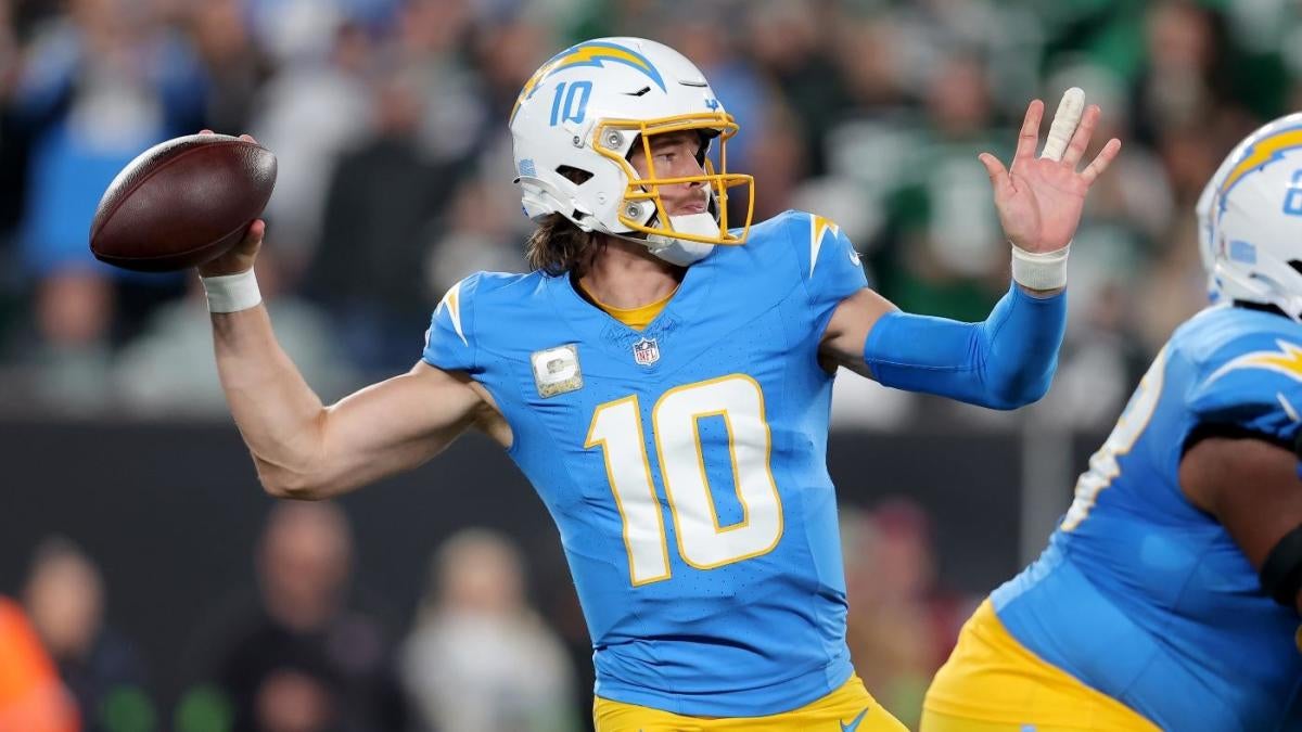 2024 Week 10 NFL score predictions, game picks, odds: Model reveals exact scores from 10,000 simulations