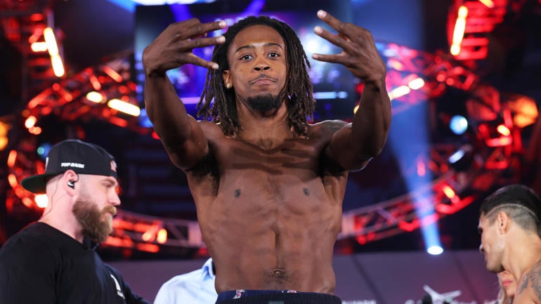 keyshawn-davis-weigh-in.jpg