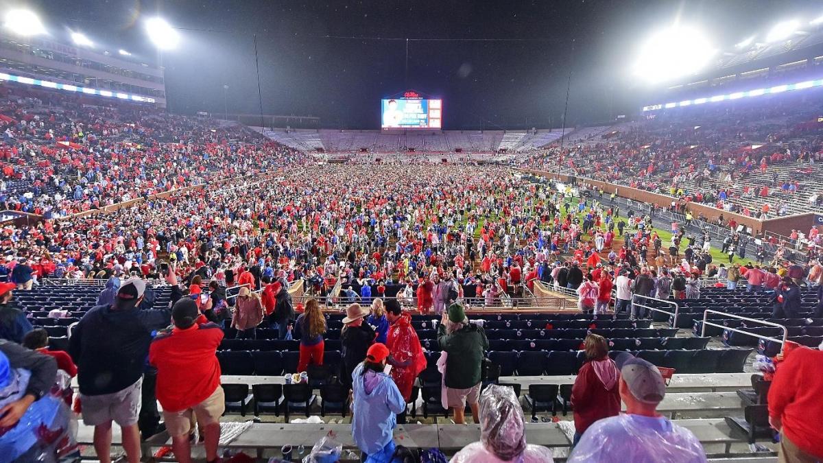 WATCH: Ole Miss fans carry goalposts through Oxford after historic win over No. 3 Georgia