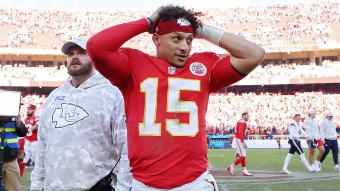 gettyimages-2184055762-patrick-mahomes-chiefs-win-postgame-2024-1400.jpg