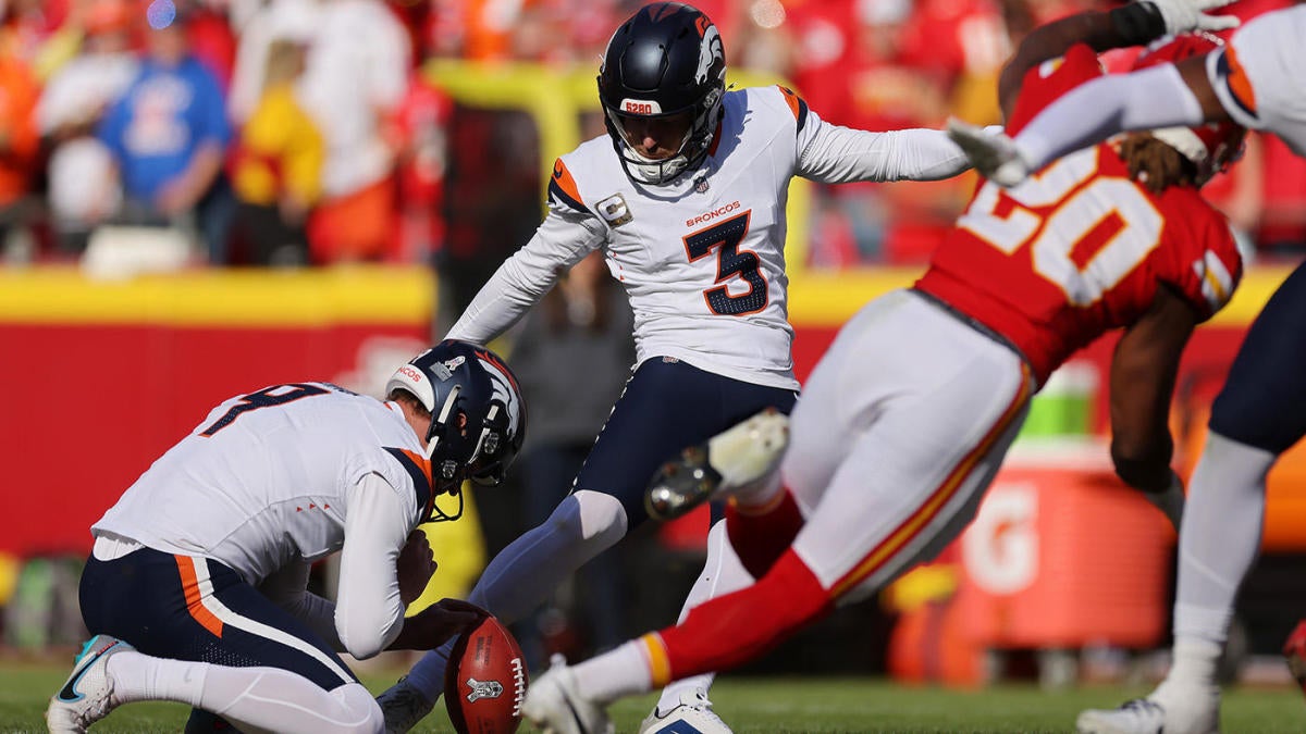 WATCH: Chiefs come up with miraculous blocked field goal on final play against Broncos to stay undefeated - CBSSports.com