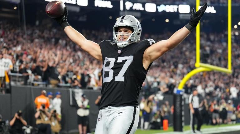 Raiders TE Michael Mayer returns to practice after being out for a month  due to personal reasons - CBSSports.com