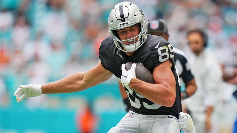 Raiders rookie accomplishes feat no player has ever reached through Week 11  of rookie season in NFL history - CBSSports.com