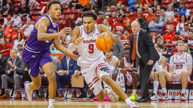 COLLEGE BASKETBALL: NOV 04 Holy Cross at Wisconsin
