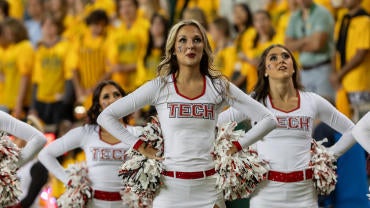 cheerleaderswaiting.jpg
